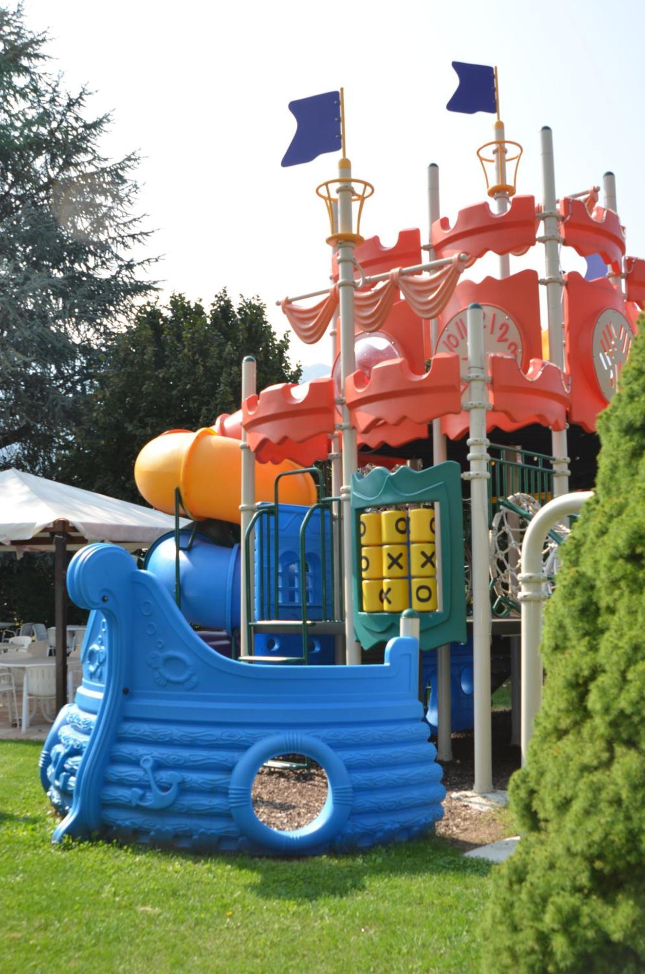 Family Hotel Primavera Левико Терме Екстериор снимка
